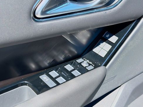 New 2026 Land Rover Range Rover Velar Dynamic SE image 23