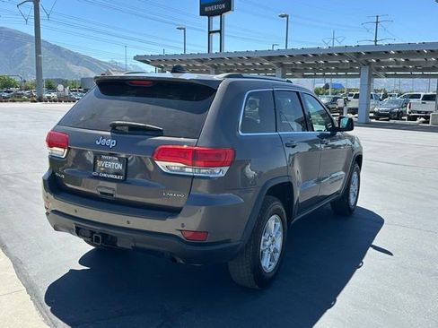 Used 2019 Jeep Grand Cherokee Laredo AWD/4WD image 6