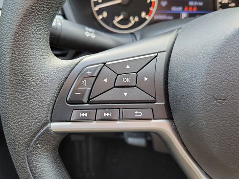 Used 2024 Nissan Altima 2.5 SV image 26