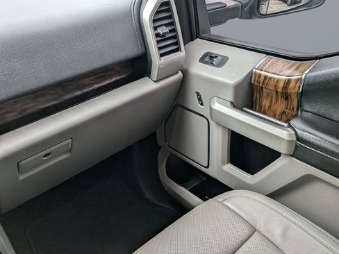 Used 2018 Ford F150 Lariat w/ Equipment Group 502A Luxury image 18