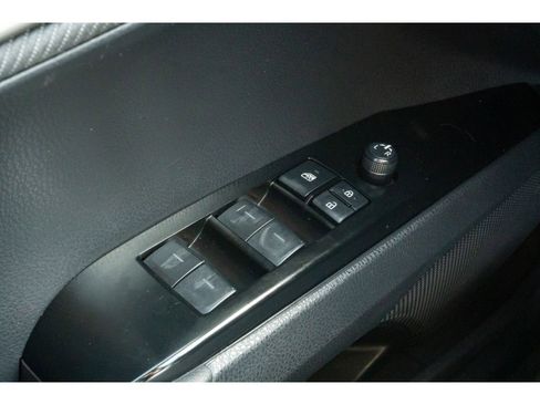 Used 2025 Toyota Camry SE image 27