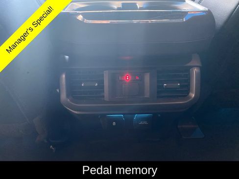 Used 2025 Ford F150 Lariat w/ Equipment Group 502A High AWD/4WD image 12