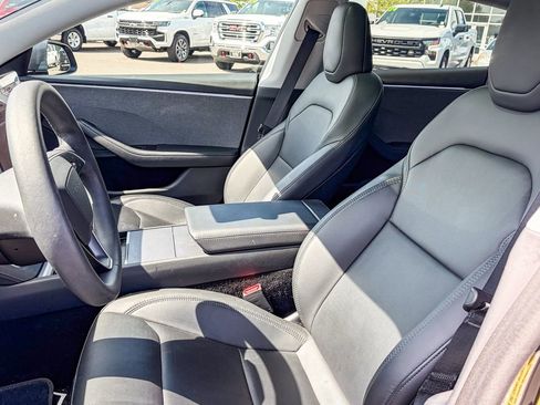 Used 2024 Tesla Model 3 Standard Range image 9