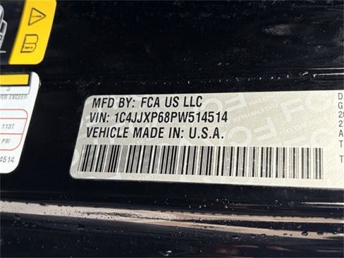 Used 2023 Jeep Wrangler Unlimited Sahara image 35