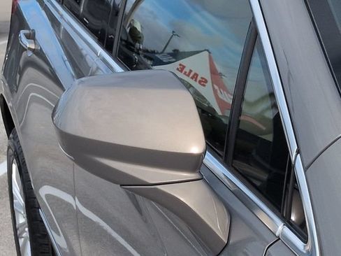 Used 2019 Cadillac XT5 FWD image 12