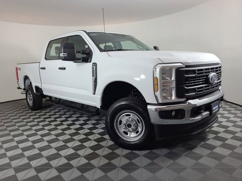 Used 2025 Ford F250 XL w/ FX4 Off-Road Package image 1