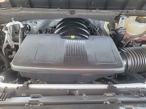 Used 2024 Chevrolet Silverado 1500 High Country w/ Technology Package AWD/4WD image 11