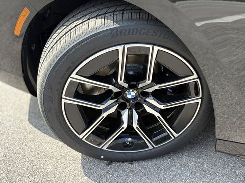 Used 2025 BMW 760i xDrive image 7