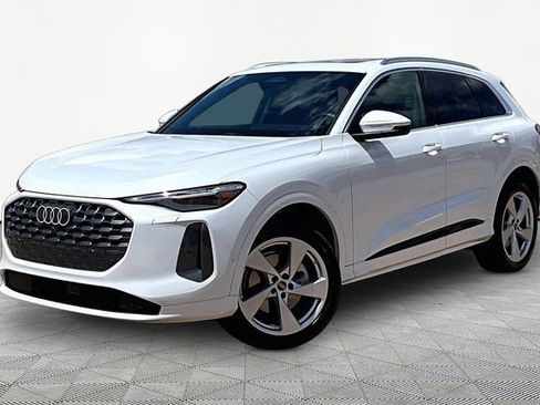 Used 2025 Audi Q5 Premium Plus w/ Premium Plus AWD/4WD image 1