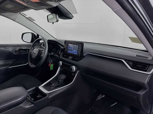 Used 2019 Toyota RAV4 LE w/ Carpet Mat Package image 25