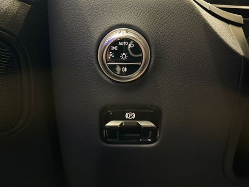 Certified 2025 Mercedes-Benz GLC 300 image 17