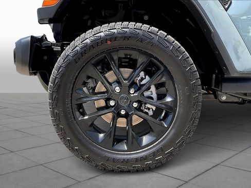 New 2025 Jeep Gladiator Sport image 11