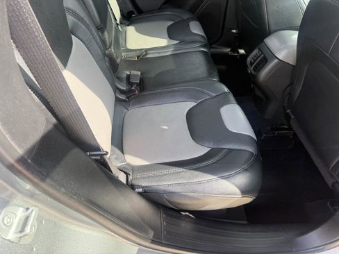 Used 2014 Jeep Cherokee Limited w/ Luxury Group image 24