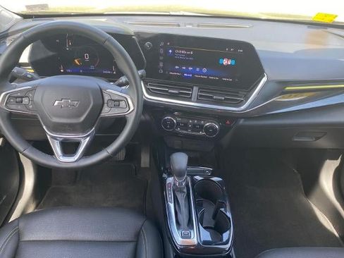Used 2025 Chevrolet Trax ACTIV w/ Sunroof Package FWD image 13
