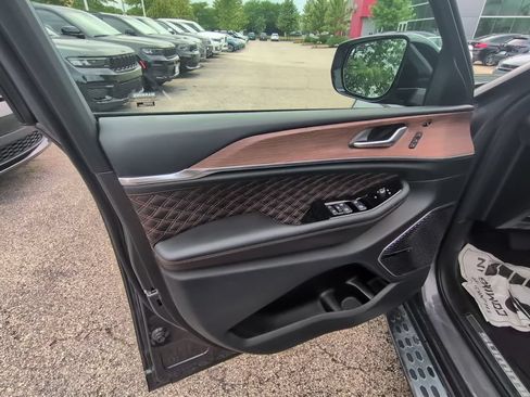 Used 2022 Jeep Grand Cherokee Summit w/ Adv Protech Group IV AWD/4WD image 21