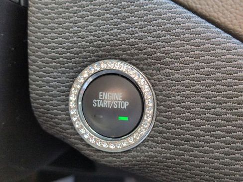 Used 2017 Chevrolet Cruze LT w/ Convenience Package image 18