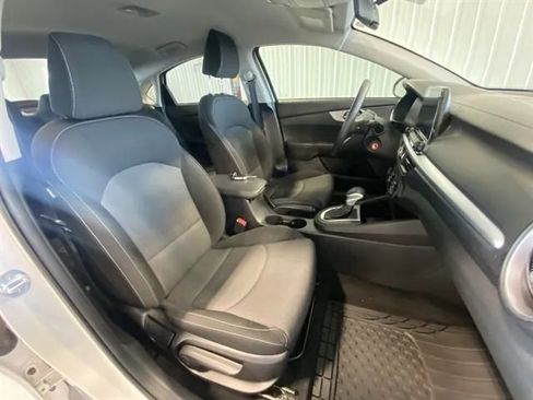 Used 2022 Kia Forte LXS image 22