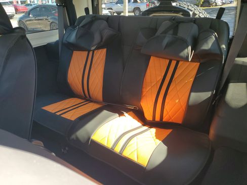 Used 2025 Jeep Wrangler Willys image 14