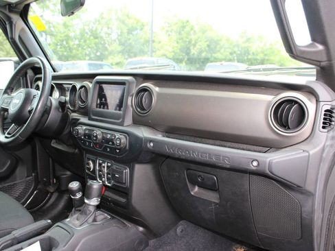 Used 2019 Jeep Wrangler Unlimited Sport S AWD/4WD image 5