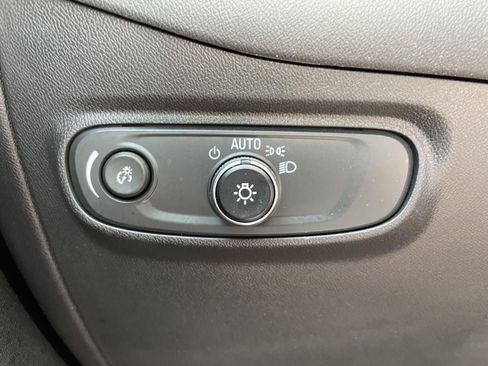 Used 2024 Chevrolet Equinox LT FWD image 32