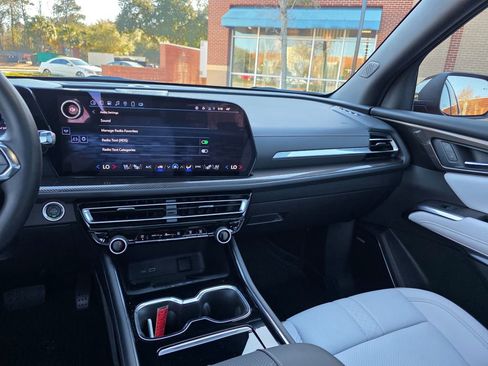 Used 2025 Chevrolet Traverse High Country w/ LPO, Floor Liner Package image 29