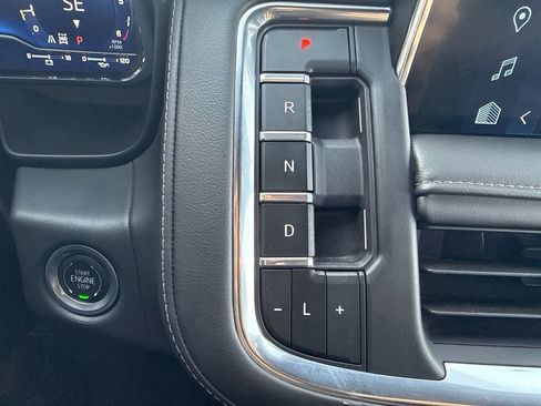 Used 2024 Chevrolet Tahoe LT w/ Luxury Package AWD/4WD image 39