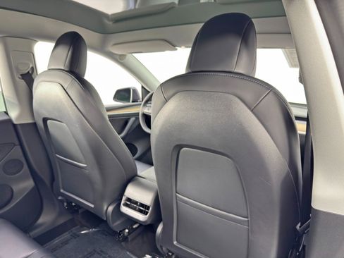 Used 2022 Tesla Model Y Performance image 36