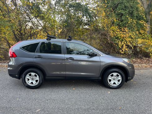 Used 2015 Honda CR-V LX image 2