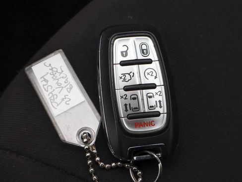 Used 2023 Chrysler Voyager LX FWD image 31