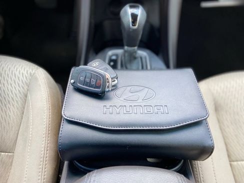 Used 2017 Hyundai Santa Fe Sport FWD image 32