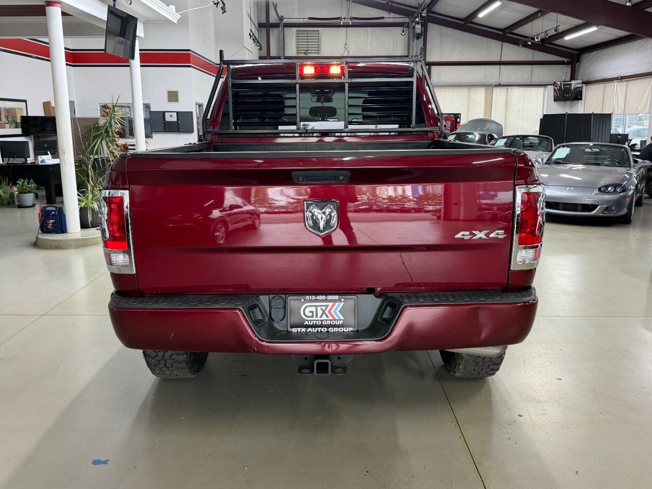 Used 2018 RAM 1500 Express w/ Express Value Package AWD/4WD image 3