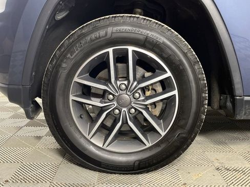 Used 2019 Jeep Grand Cherokee Limited image 10