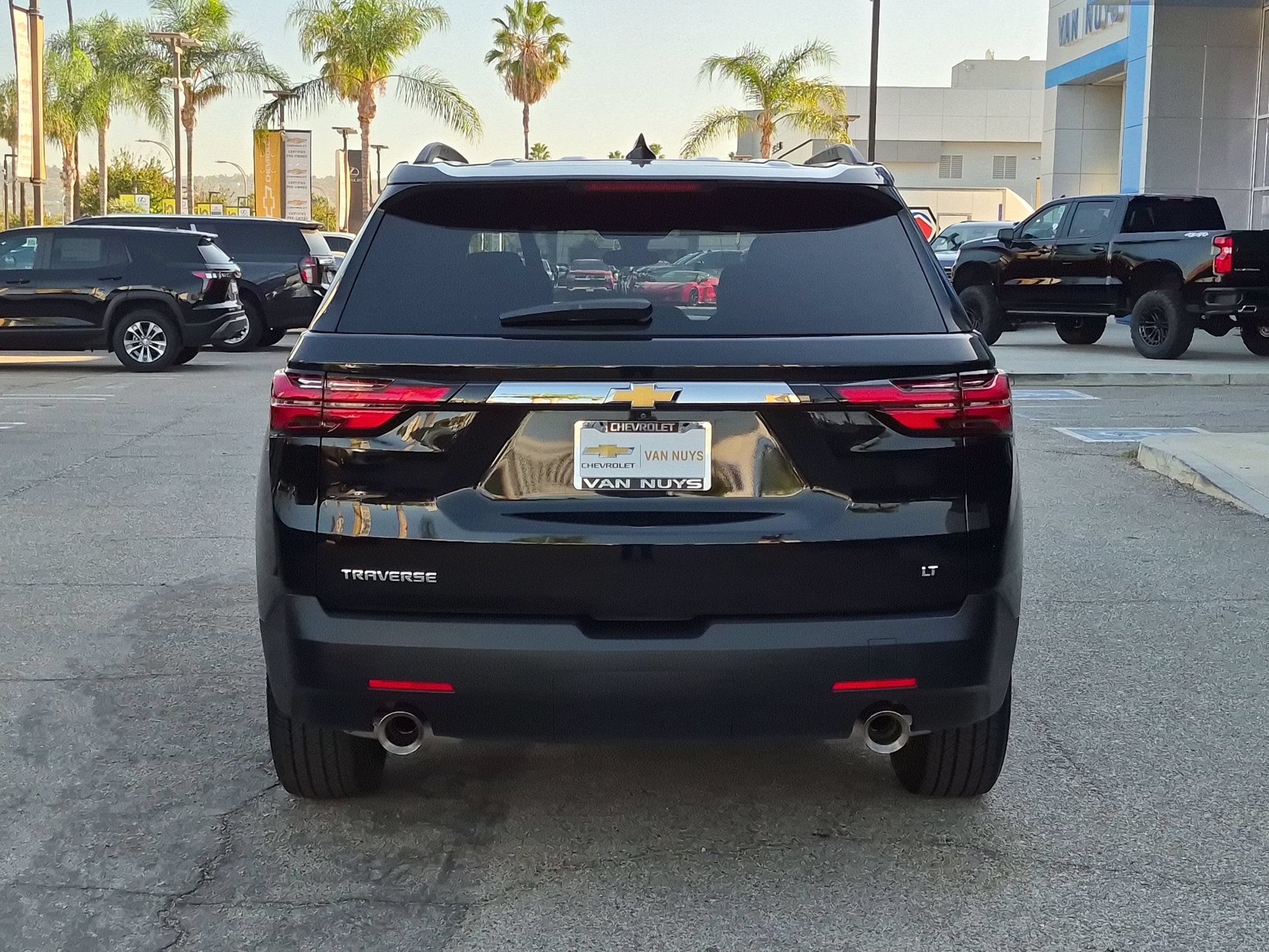 Used 2023 Chevrolet Traverse LT w/ LPO, Floor Liner Package FWD image 6