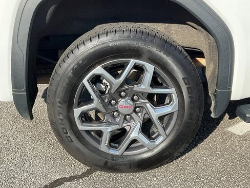 Used 2023 GMC Sierra 1500 SLT w/ SLT Premium Package image 24