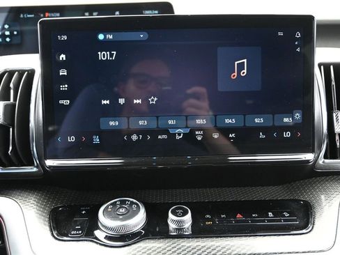 Used 2025 Ford Expedition Max Platinum w/ Stealth Appearance Package image 27