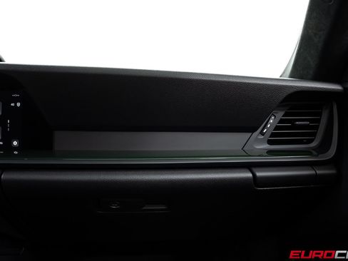 Used 2025 Porsche 911 GT3 RWD image 36