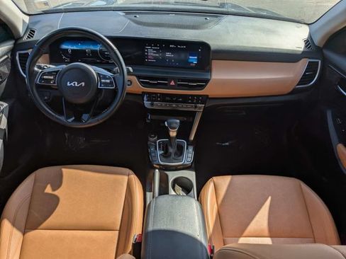 Used 2024 Kia Seltos EX FWD image 15