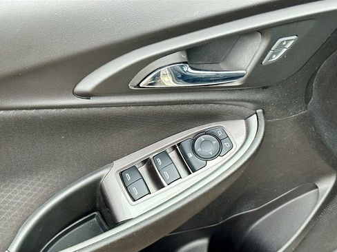 Used 2022 Chevrolet Malibu LT image 17