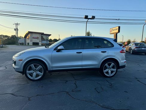 Used 2018 Porsche Cayenne image 7