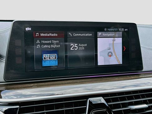 Used 2018 BMW 530i RWD image 15