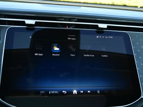 Used 2025 Mercedes-Benz E 350 Sedan image 23