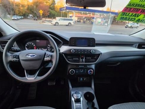 Used 2021 Ford Escape S image 8