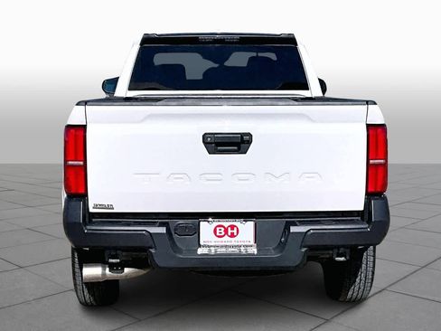 Used 2024 Toyota Tacoma SR image 5