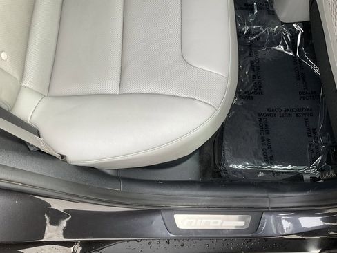 Used 2019 Kia Niro EX Premium w/ Sunroof Package image 47