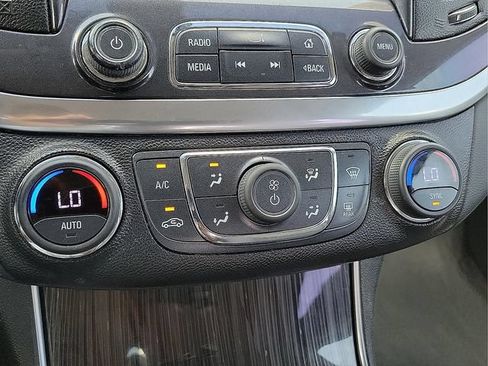 Used 2018 Chevrolet Impala LT w/ LT Convenience Package FWD image 28