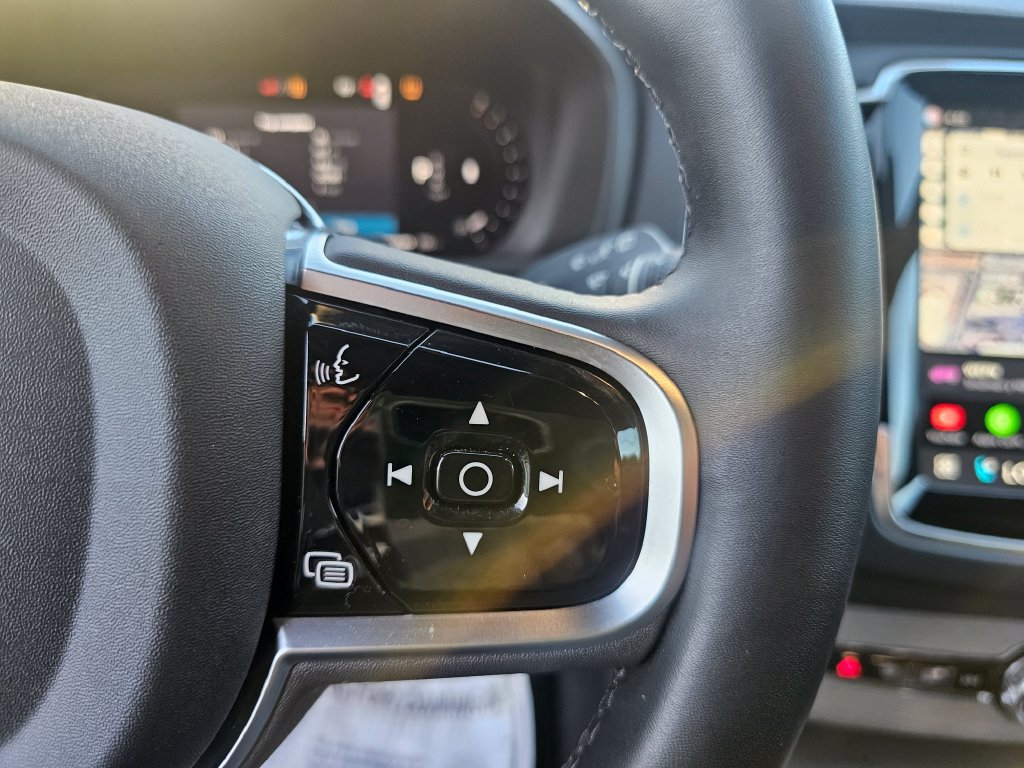 Certified 2025 Volvo XC90 B6 Ultra w/ Protection Package AWD/4WD image 42