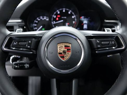 Certified 2026 Porsche Macan image 14