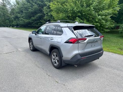 Used 2023 Toyota RAV4 LE AWD/4WD image 5