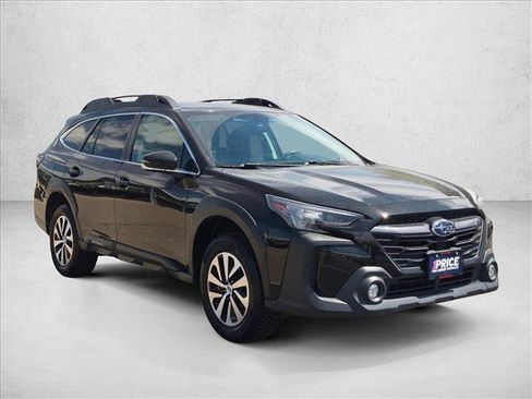 Used 2023 Subaru Outback Premium AWD/4WD image 3