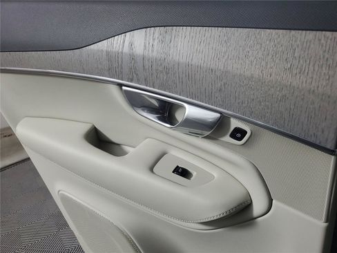 Certified 2025 Volvo XC90 B6 Plus w/ Protection Package Premier AWD/4WD image 18